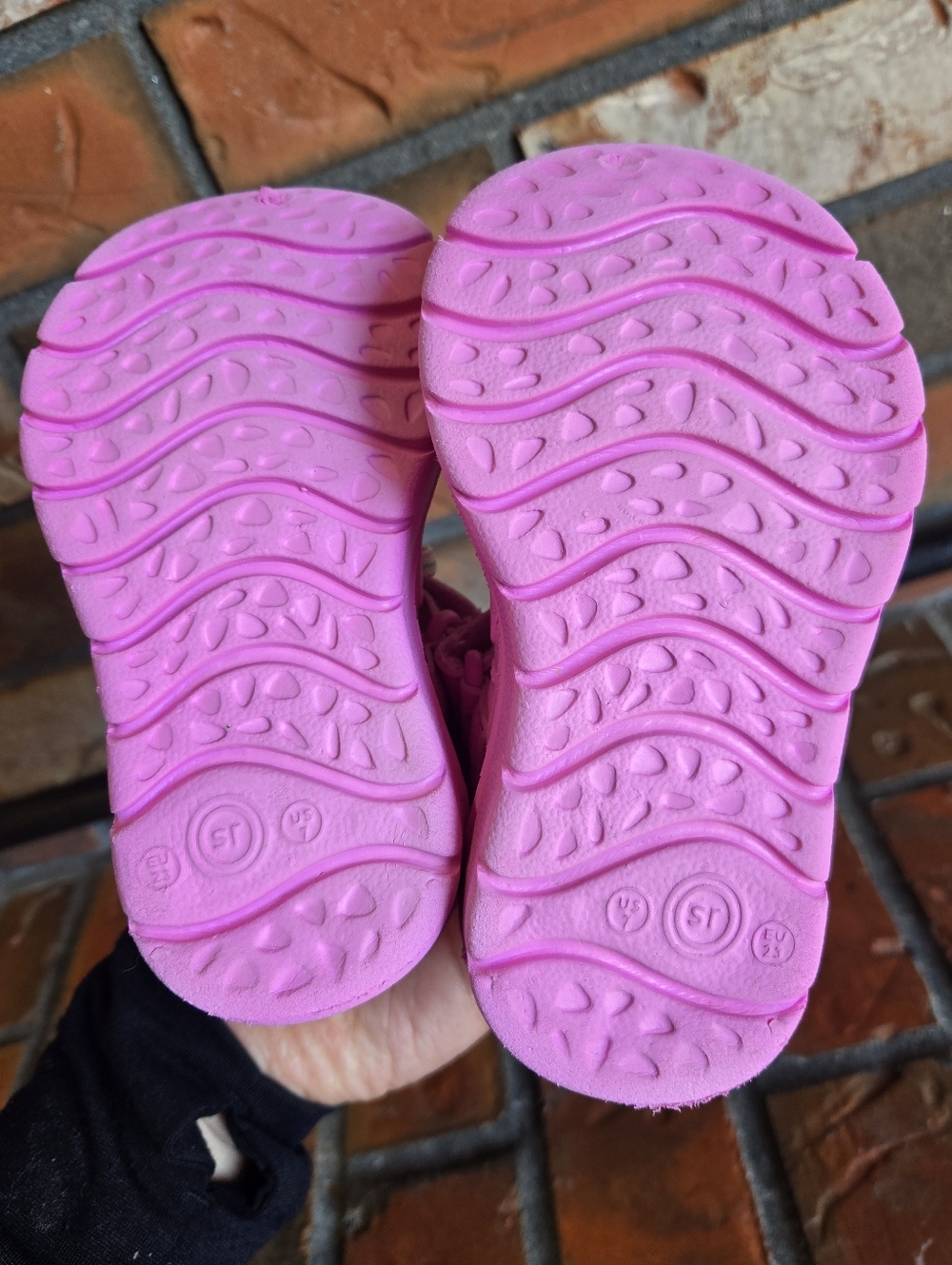 Girl Sandals Crocs & Stride Rite - Picture 8 of 9
